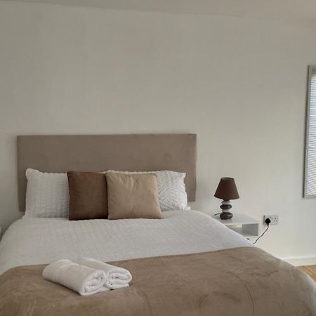 Little Luxe Shared House Hotel Бристол Екстериор снимка