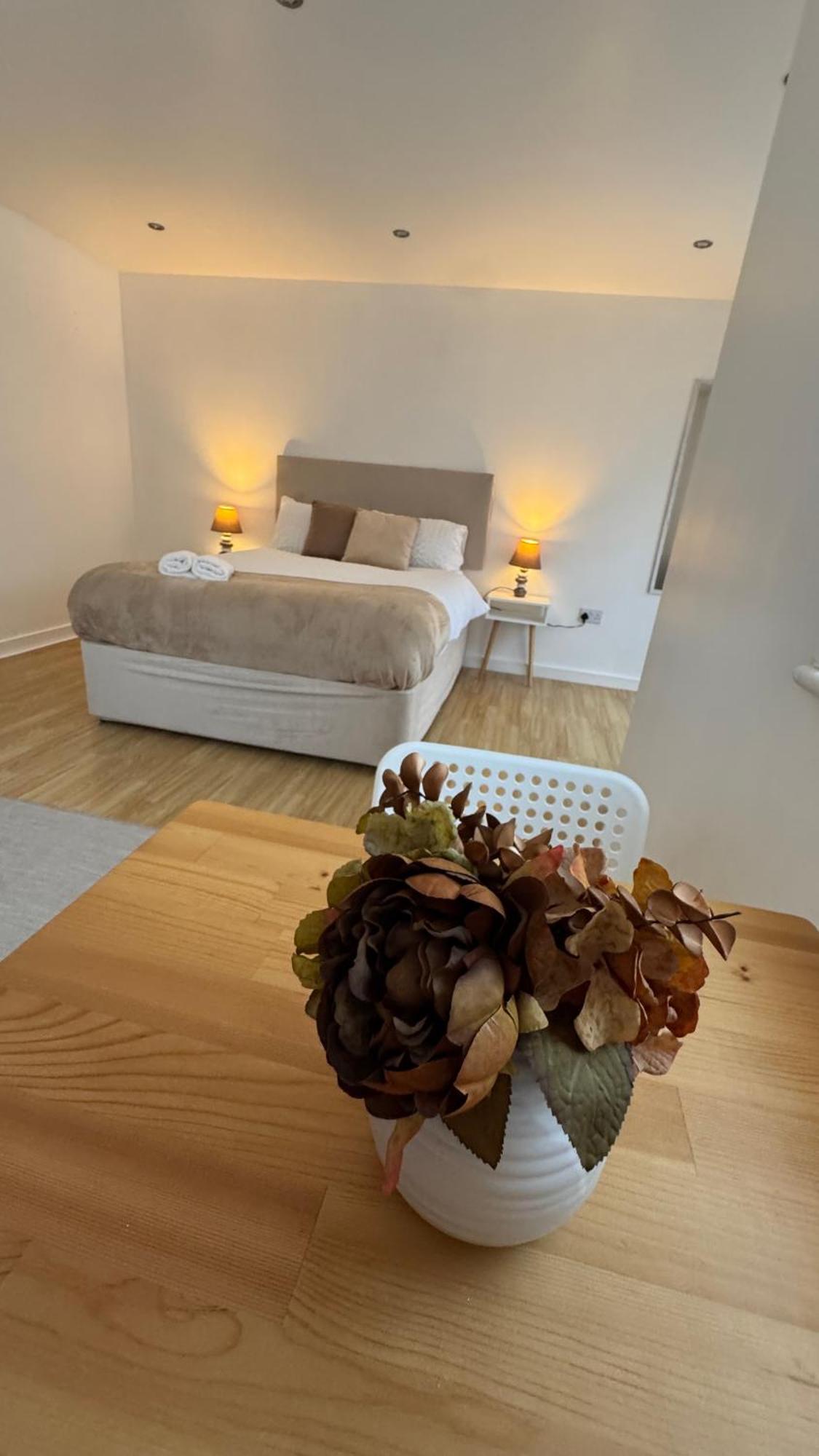 Little Luxe Shared House Hotel Бристол Екстериор снимка